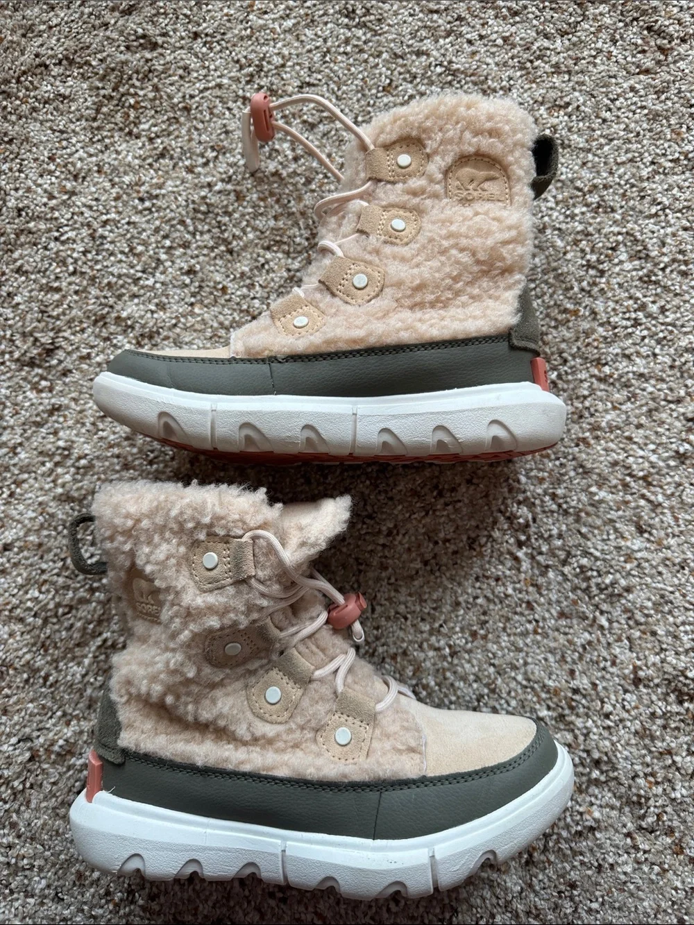 EUC - SOREL- Size 1 - Faux Shearling Winter Boots in Beige